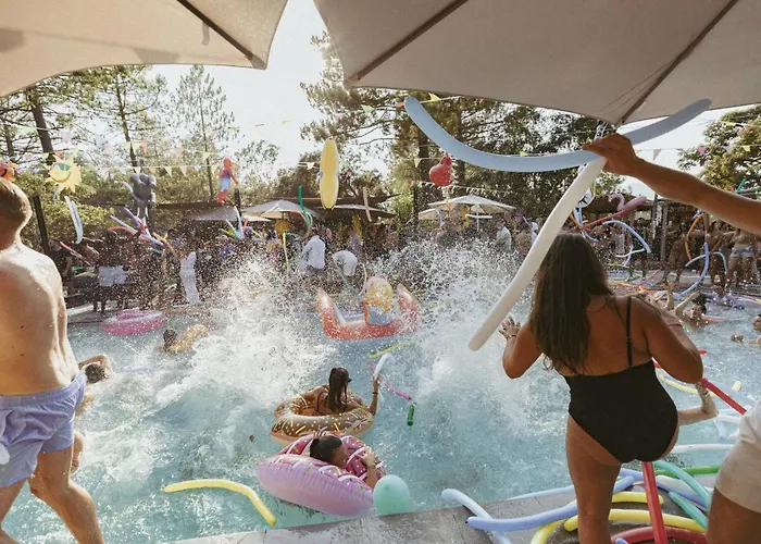 Camping - Piscine - Ef0aae *